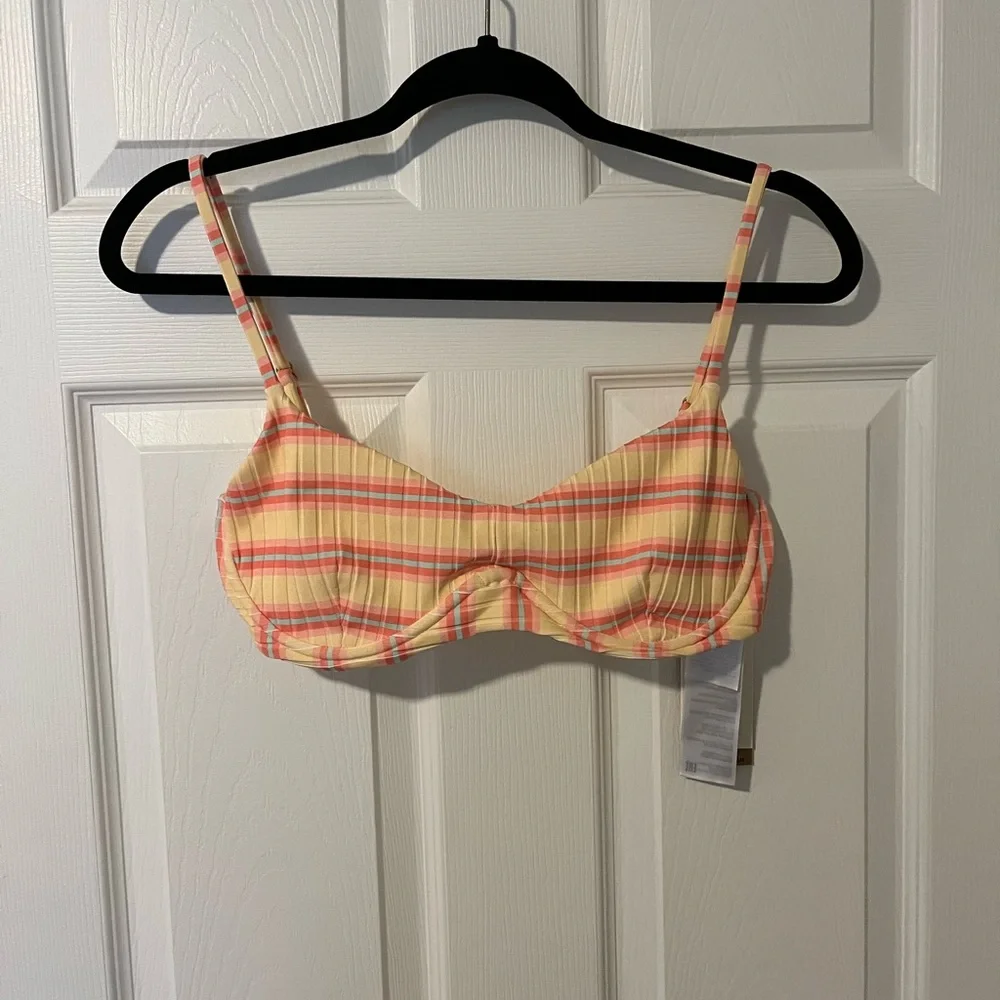 Billabong Swim Top (NWT) - Picture 2 of 3